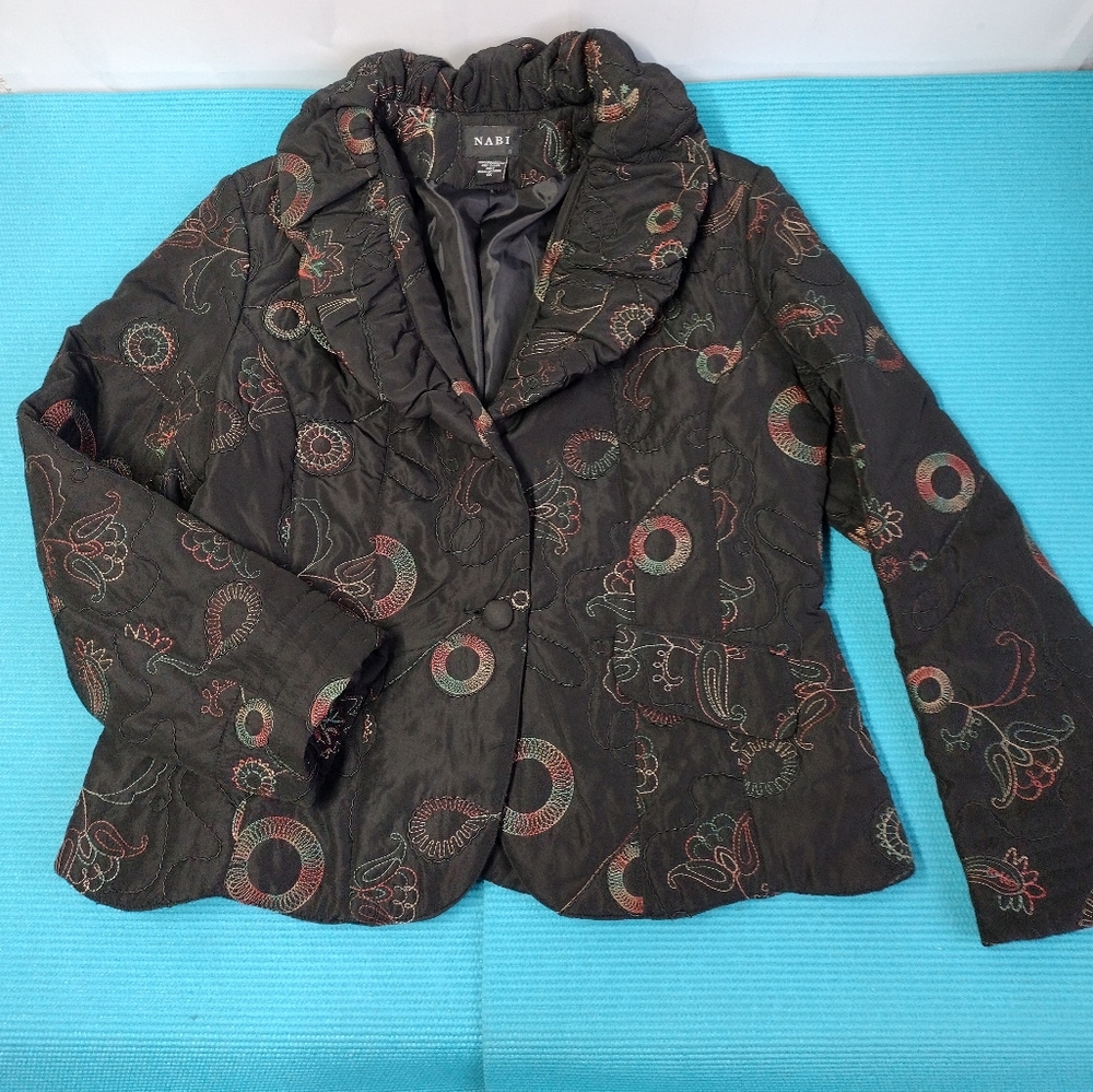 Nabi Women's Cropped Quilted Jacket Floral Embroidered Size 1X